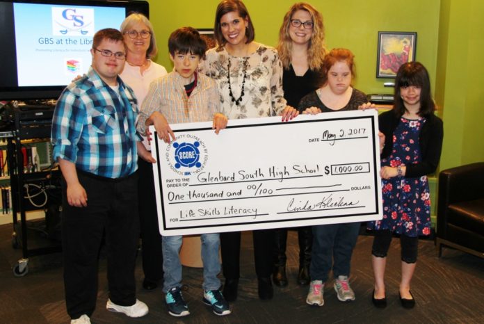 Score Grant Photo - M. Webster & E. Hill Pictured left to right: AJ Swords, Michelle Couturier (UniServ Director), Carl Martin, Ellen Hill (teacher), Megan Webster (teacher), Hanna Shaughnessy and Katelyn Nakayama.